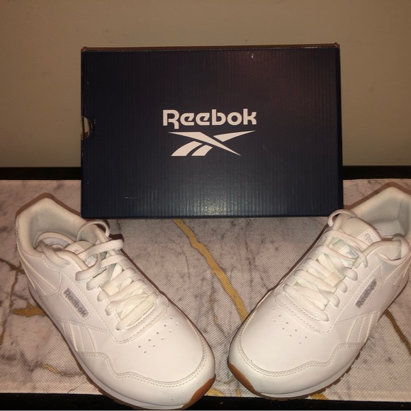 Classic white Reeboks; very nice, very comfortable; great for walking - Picture 6 of 8